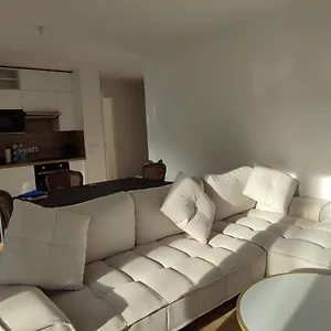 Appartement Privee Dans Un Nouvel Partage Pres De Paris Avec Parking Gratuit, Chevilly-Larue